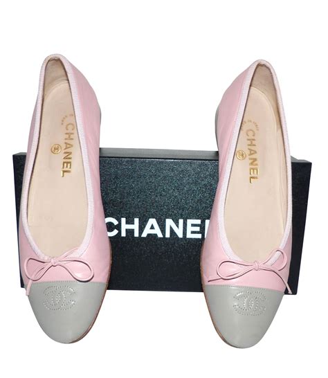 ballerine chanel bicolore prezzo|Ballerine Chanel, i modelli iconici da avere .